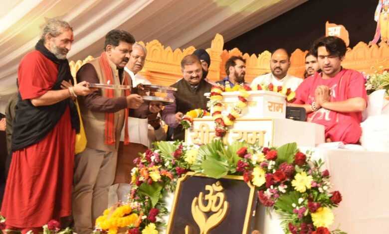 vijay sharma with baba bageshwar dham